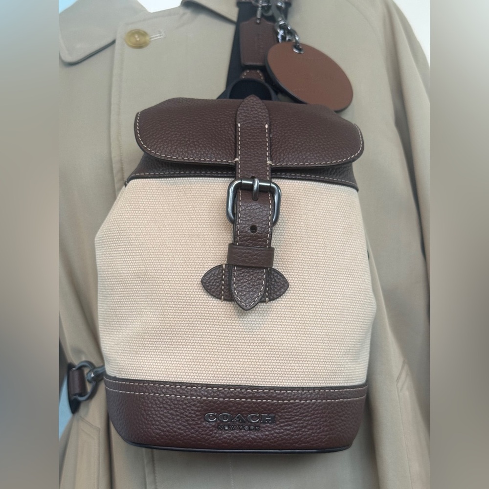 COACH HUDSON SMALL PACK CROSSBODY #A2343 (MSRP $328) & COACH BASEBALL CHARM - Picture 2 of 16